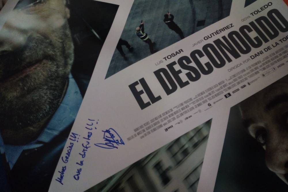 Participa en el sorteo de pósters firmados de El Desconocido